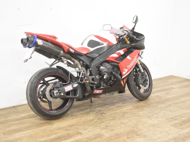 Comprar YAMAHA YZF R1 (SE ENTREGA ESCAPES ORIGINALES Y PORTA) 2007 de segunda mano YAMAHA YZF R1 (SE ENTREGA ESCAPES ORIGINALES Y PORTA) 2007 de segunda mano