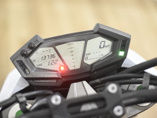 Comprar KAWASAKI Z 800 FULL + AKRAPOVIC HOMOLG 2016 de segunda mano KAWASAKI Z 800 FULL + AKRAPOVIC HOMOLG 2016 de segunda mano