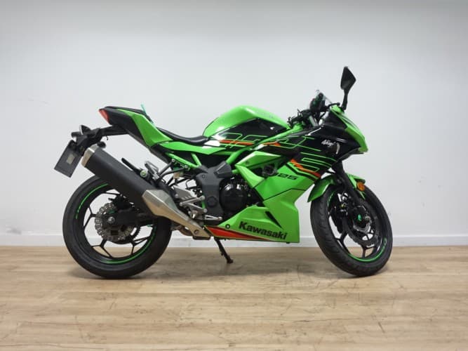 KAWASAKI NINJA 125 2023 de segunda mano