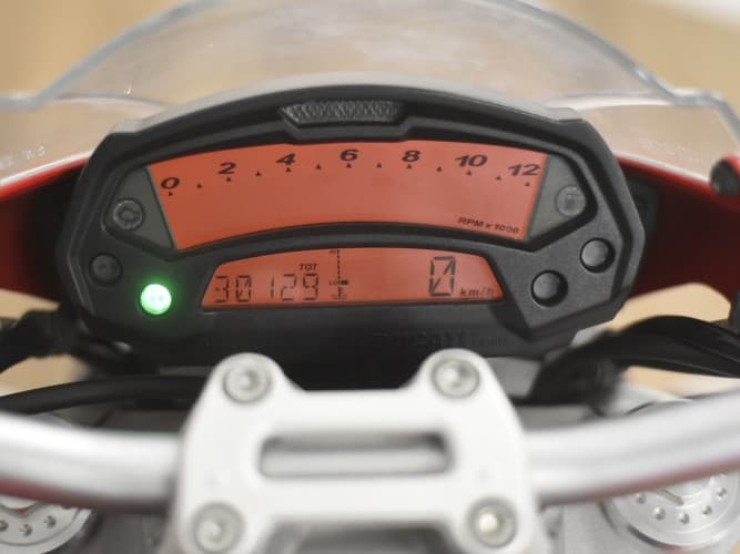 Comprar DUCATI MONSTER 696 (A2) 2011 de segunda mano DUCATI MONSTER 696 (A2) 2011 de segunda mano