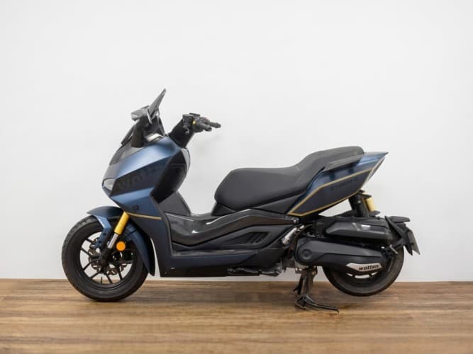 WOTTAN STORM R 125 2023 de segunda mano