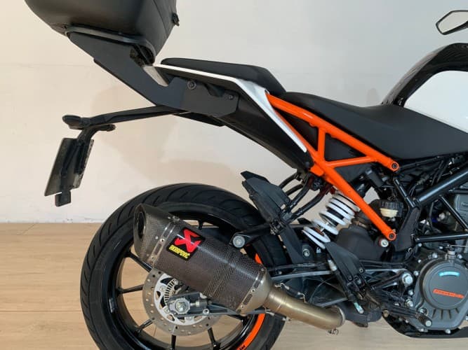 Comprar KTM DUKE 125 + AKRAPOVIC HOMOLG 2018 de segunda mano KTM DUKE 125 + AKRAPOVIC HOMOLG 2018 de segunda mano