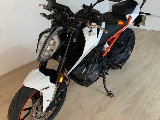Comprar KTM DUKE 125 + AKRAPOVIC HOMOLG 2018 de segunda mano KTM DUKE 125 + AKRAPOVIC HOMOLG 2018 de segunda mano