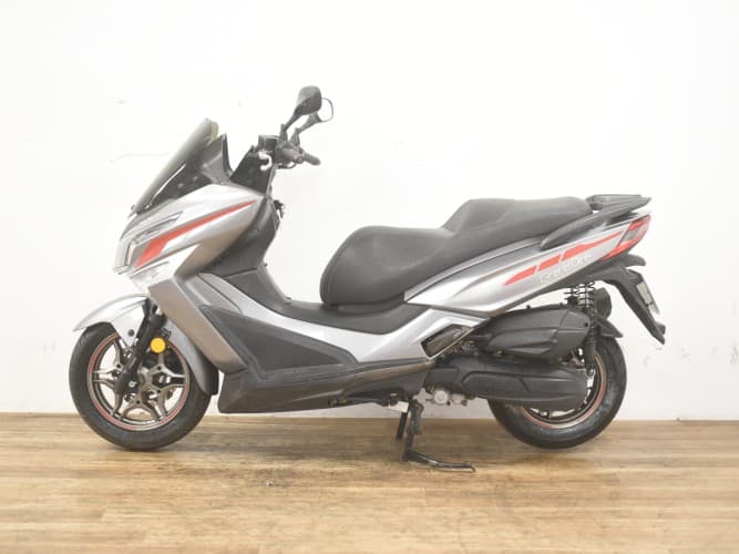 Comprar KYMCO GRAND DINK 125 (ESCAPE HOMOLOGADO) SE DA EL ORIGINAL 2016 de segunda mano KYMCO GRAND DINK 125 (ESCAPE HOMOLOGADO) SE DA EL ORIGINAL 2016 de segunda mano