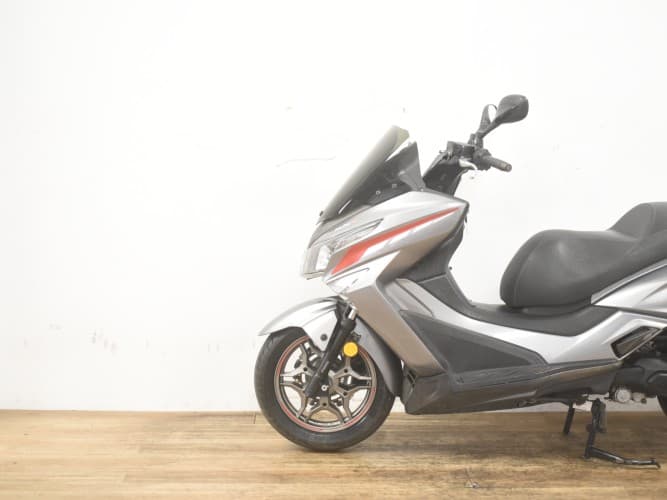 Comprar KYMCO GRAND DINK 125 (ESCAPE HOMOLOGADO) SE DA EL ORIGINAL 2016 de segunda mano KYMCO GRAND DINK 125 (ESCAPE HOMOLOGADO) SE DA EL ORIGINAL 2016 de segunda mano