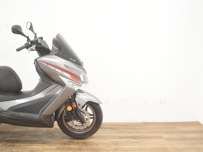 Comprar KYMCO GRAND DINK 125 (ESCAPE HOMOLOGADO) SE DA EL ORIGINAL 2016 de segunda mano KYMCO GRAND DINK 125 (ESCAPE HOMOLOGADO) SE DA EL ORIGINAL 2016 de segunda mano