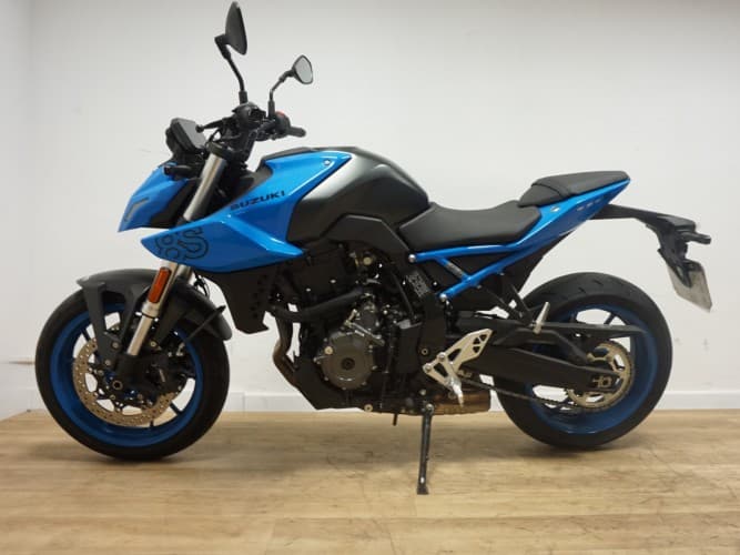 Comprar SUZUKI GSX 8S (A) 2023 de segunda mano SUZUKI GSX 8S (A) 2023 de segunda mano