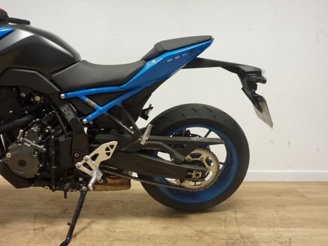 Comprar SUZUKI GSX 8S (A) 2023 de segunda mano SUZUKI GSX 8S (A) 2023 de segunda mano