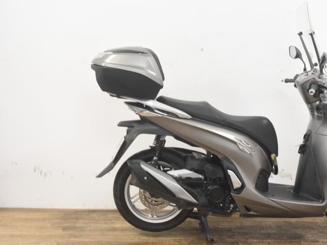 HONDA SH 350I 2021 de segunda mano