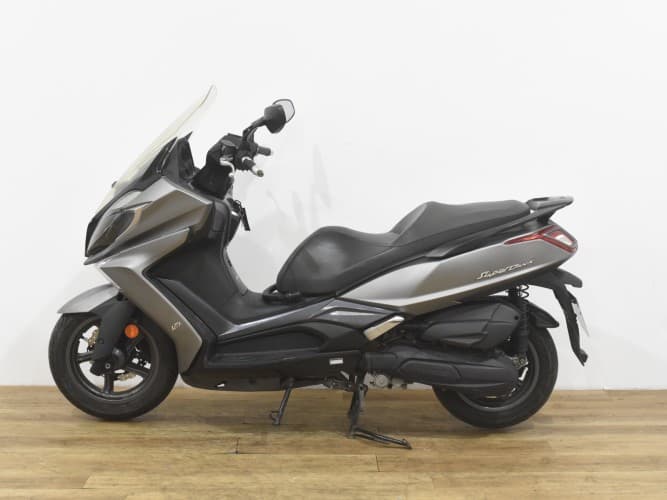 Comprar KYMCO SUPER DINK 125 2017 de segunda mano KYMCO SUPER DINK 125 2017 de segunda mano