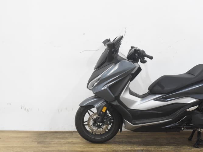 Comprar HONDA FORZA 350 2023 de segunda mano HONDA FORZA 350 2023 de segunda mano