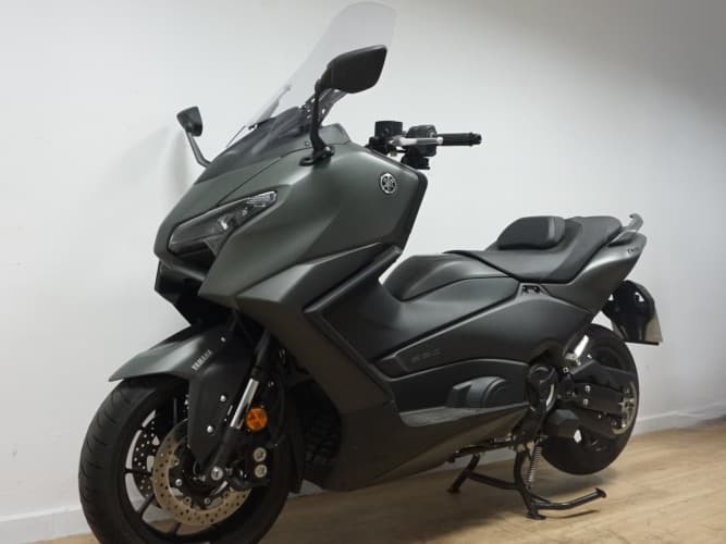 Comprar YAMAHA TMAX 560 2025 de segunda mano YAMAHA TMAX 560 2025 de segunda mano
