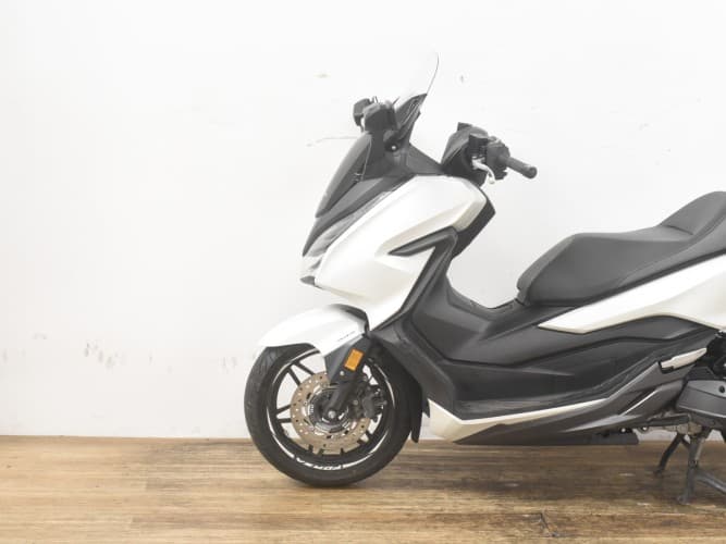 Comprar HONDA FORZA 125 2018 de segunda mano HONDA FORZA 125 2018 de segunda mano