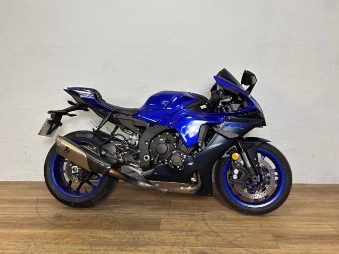 Comprar YAMAHA YZF R1 + AKRAPOVIC HOMOLGADO 2023 de segunda mano YAMAHA YZF R1 + AKRAPOVIC HOMOLGADO 2023 de segunda mano