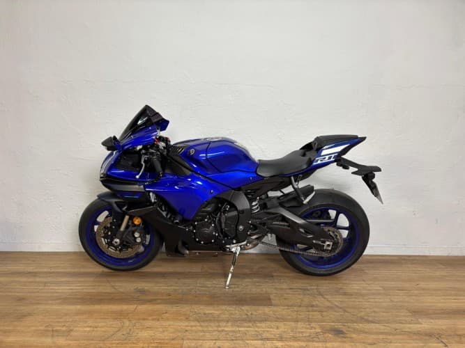 Comprar YAMAHA YZF R1 + AKRAPOVIC HOMOLGADO 2023 de segunda mano YAMAHA YZF R1 + AKRAPOVIC HOMOLGADO 2023 de segunda mano