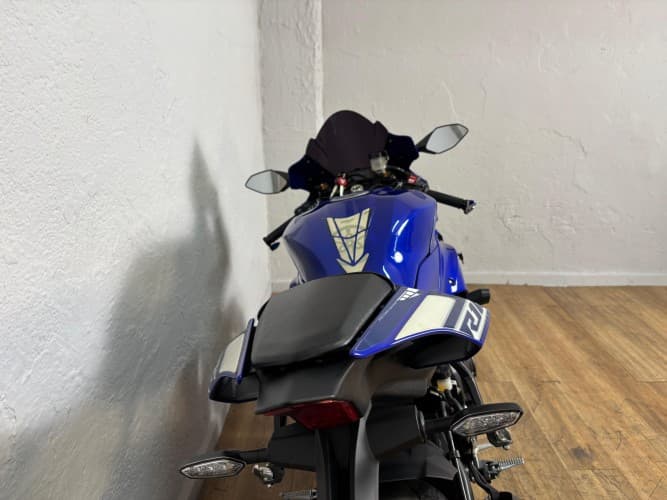 Comprar YAMAHA YZF R1 + AKRAPOVIC HOMOLGADO 2023 de segunda mano YAMAHA YZF R1 + AKRAPOVIC HOMOLGADO 2023 de segunda mano