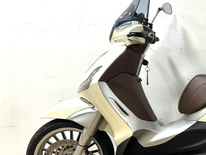 PIAGGIO BEVERLY 300 2016 de segunda mano