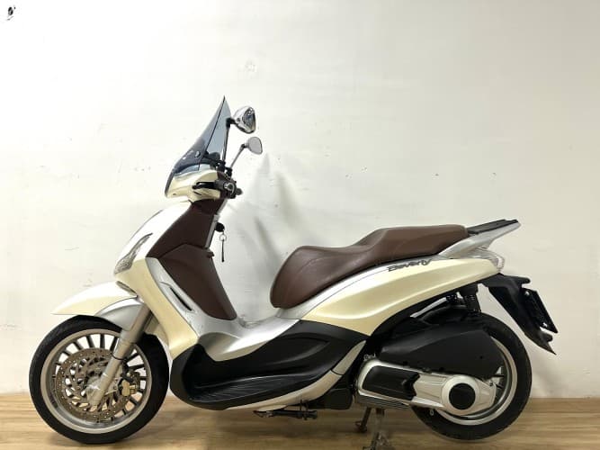 PIAGGIO BEVERLY 300 2016 de segunda mano