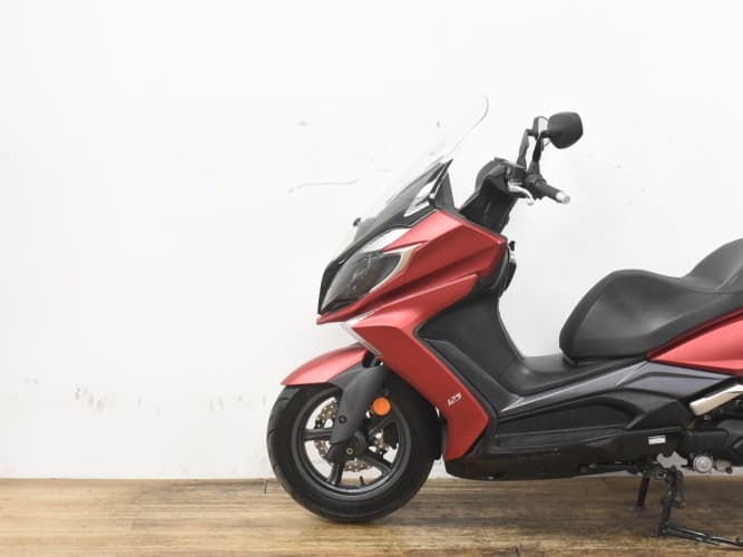 Comprar KYMCO SUPER DINK 125 (IVA DEDUCIBLE) 2017 de segunda mano KYMCO SUPER DINK 125 (IVA DEDUCIBLE) 2017 de segunda mano