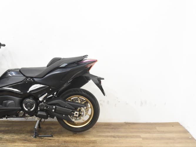 Comprar YAMAHA TMAX 560 TECH MAX 2022 de segunda mano YAMAHA TMAX 560 TECH MAX 2022 de segunda mano