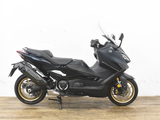 Comprar YAMAHA TMAX 560 TECH MAX 2022 de segunda mano YAMAHA TMAX 560 TECH MAX 2022 de segunda mano