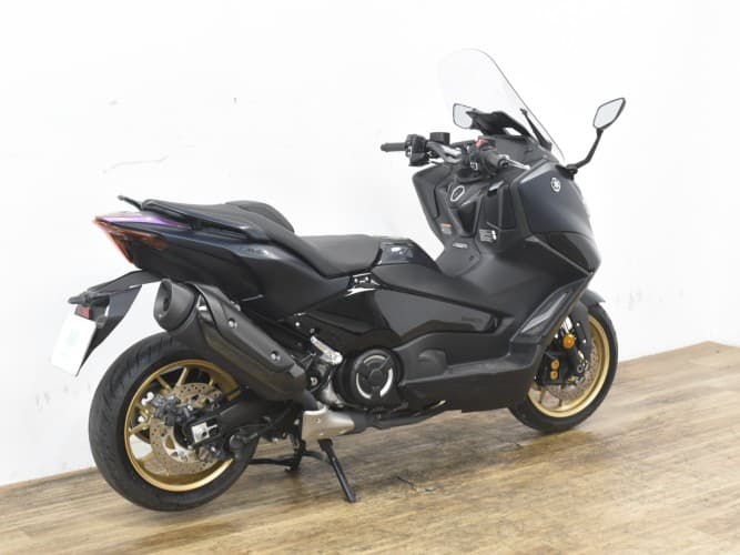 Comprar YAMAHA TMAX 560 TECH MAX 2022 de segunda mano YAMAHA TMAX 560 TECH MAX 2022 de segunda mano