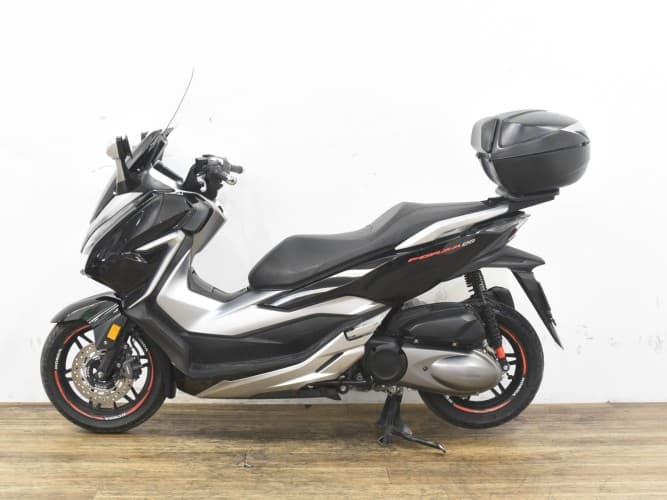 Comprar HONDA FORZA 300 2020 de segunda mano HONDA FORZA 300 2020 de segunda mano