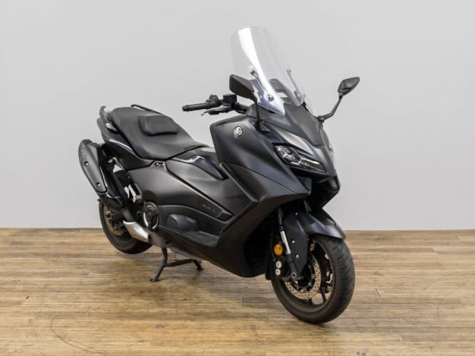 YAMAHA TMAX 560 2022 de segunda mano