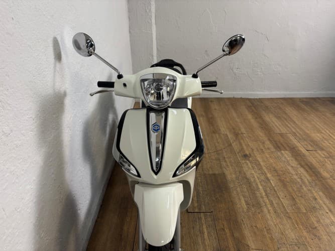 PIAGGIO LIBERTY 50 2024 de segunda mano