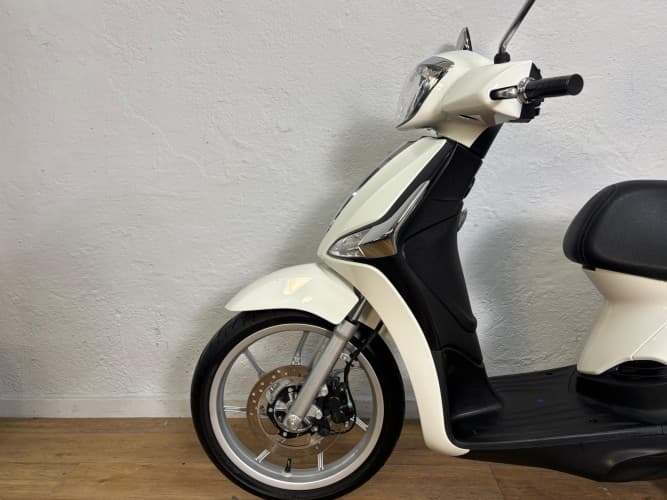 PIAGGIO LIBERTY 50 2024 de segunda mano