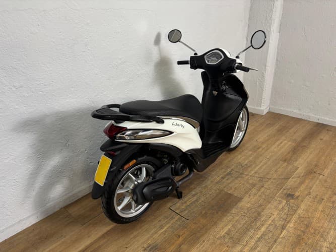 PIAGGIO LIBERTY 50 2024 de segunda mano