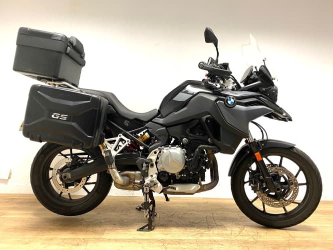 BMW F 750 GS TRIPLE BLACK (3 MALETAS Y FULL EQUIP) 2022 de segunda mano