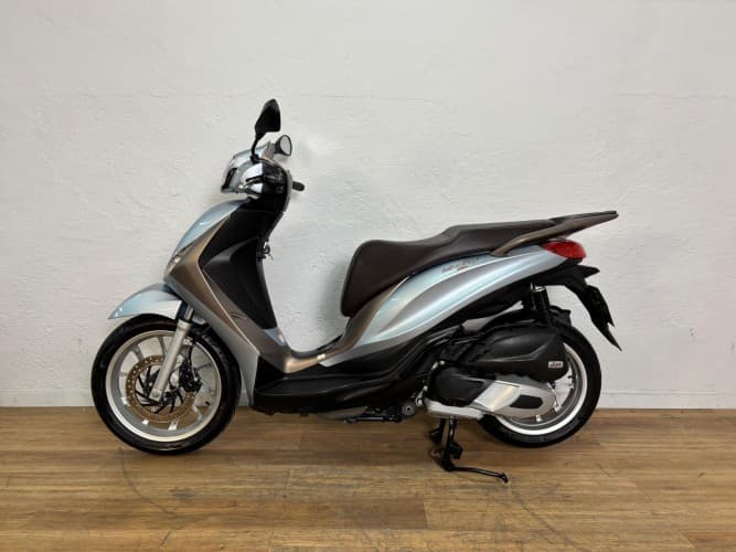 Comprar PIAGGIO MEDLEY 125 2024 de segunda mano PIAGGIO MEDLEY 125 2024 de segunda mano