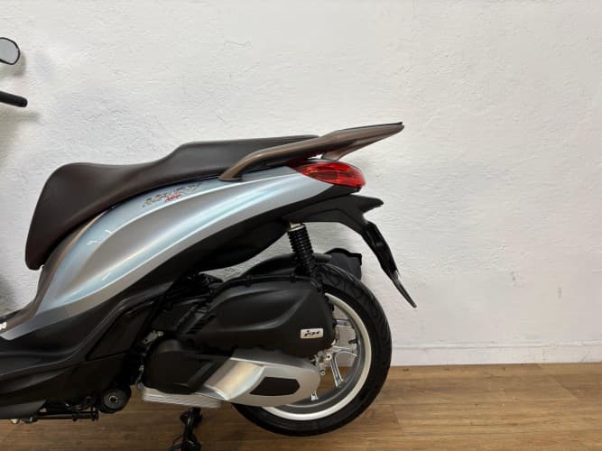 Comprar PIAGGIO MEDLEY 125 2024 de segunda mano PIAGGIO MEDLEY 125 2024 de segunda mano