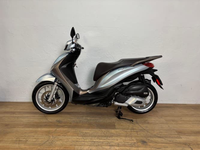 Comprar PIAGGIO MEDLEY 125 2024 de segunda mano PIAGGIO MEDLEY 125 2024 de segunda mano