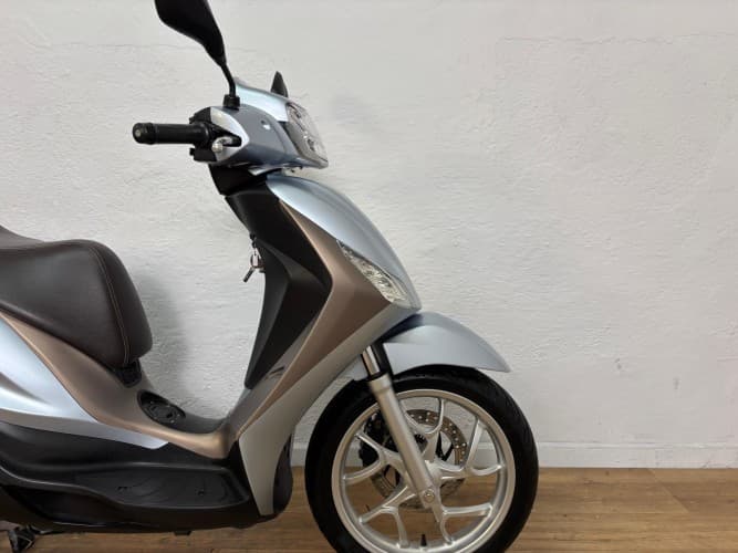 Comprar PIAGGIO MEDLEY 125 2024 de segunda mano PIAGGIO MEDLEY 125 2024 de segunda mano