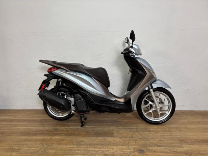 Comprar PIAGGIO MEDLEY 125 2024 de segunda mano PIAGGIO MEDLEY 125 2024 de segunda mano