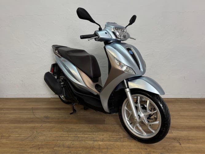 PIAGGIO MEDLEY 125 2024 de segunda mano