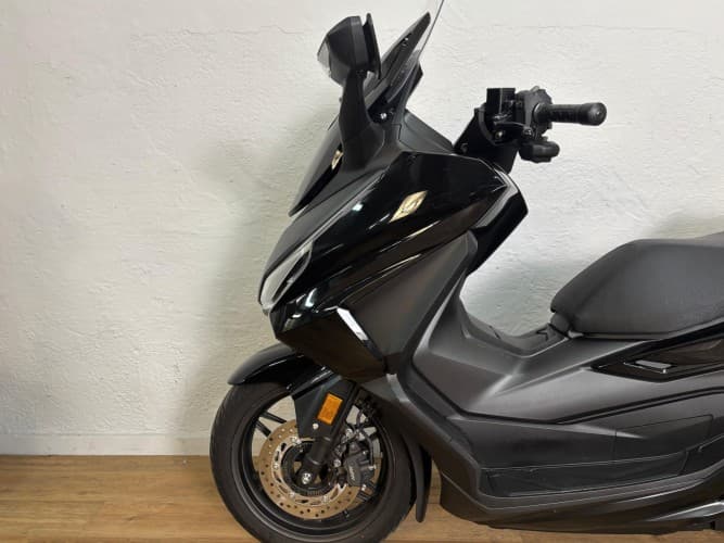 Comprar HONDA FORZA 350 2024 de segunda mano HONDA FORZA 350 2024 de segunda mano