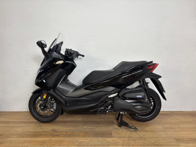 Comprar HONDA FORZA 350 2024 de segunda mano HONDA FORZA 350 2024 de segunda mano