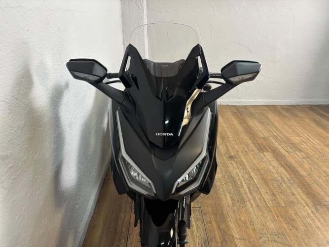 Comprar HONDA FORZA 350 2024 de segunda mano HONDA FORZA 350 2024 de segunda mano