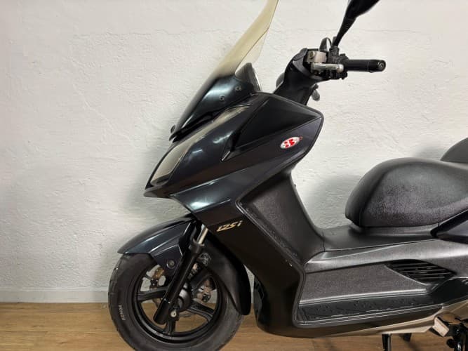 Comprar KYMCO SUPER DINK 125 2014 de segunda mano KYMCO SUPER DINK 125 2014 de segunda mano