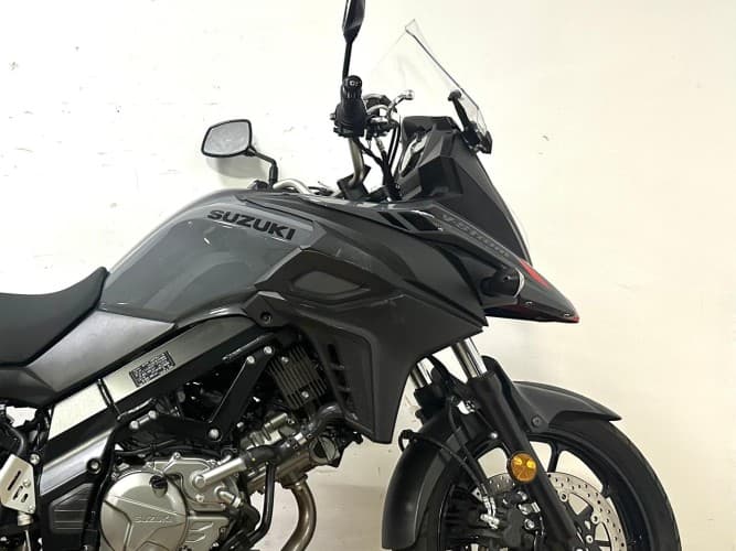 Comprar SUZUKI V STROM 650 (TOP CASE) 2024 de segunda mano SUZUKI V STROM 650 (TOP CASE) 2024 de segunda mano