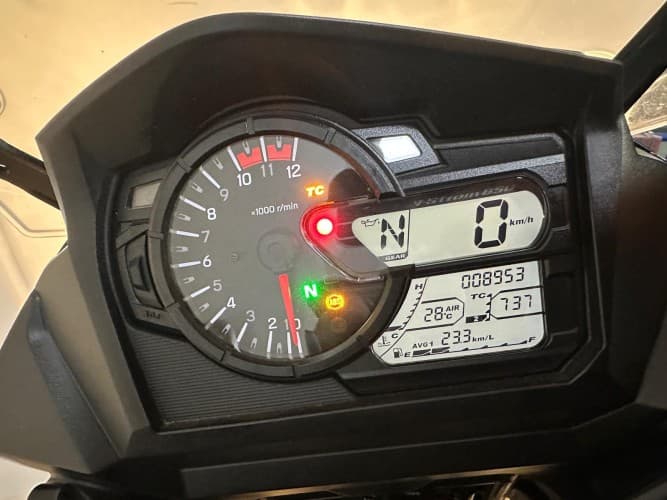 Comprar SUZUKI V STROM 650 (TOP CASE) 2024 de segunda mano SUZUKI V STROM 650 (TOP CASE) 2024 de segunda mano