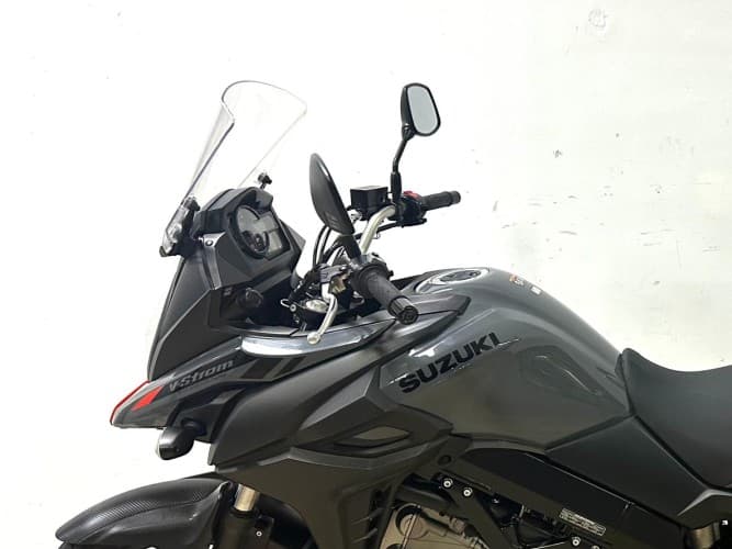 Comprar SUZUKI V STROM 650 (TOP CASE) 2024 de segunda mano SUZUKI V STROM 650 (TOP CASE) 2024 de segunda mano