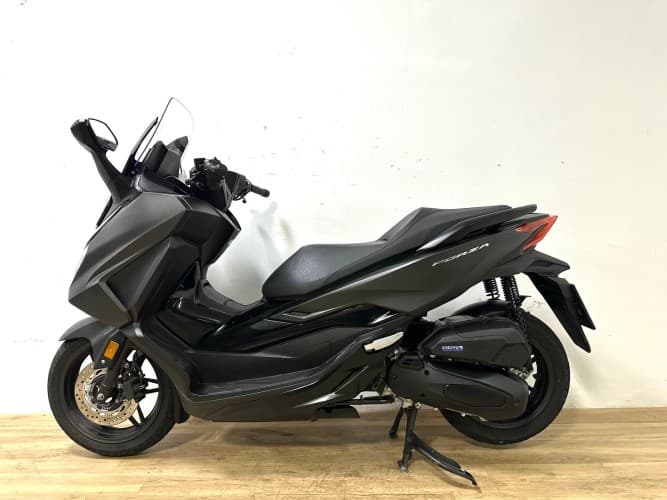 Comprar HONDA FORZA 125 2024 de segunda mano HONDA FORZA 125 2024 de segunda mano