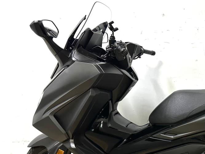 HONDA FORZA 125 2023 de segunda mano