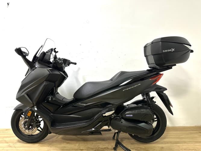 HONDA FORZA 125 2023 de segunda mano