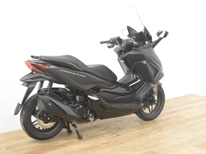 Comprar HONDA FORZA 350 2023 de segunda mano HONDA FORZA 350 2023 de segunda mano