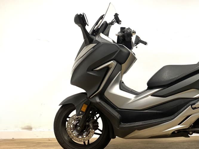 Comprar HONDA FORZA 300 2018 de segunda mano HONDA FORZA 300 2018 de segunda mano